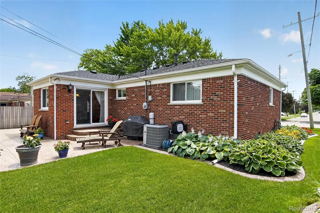 1792 Capitol Avenue Lincoln Park City MI 48146