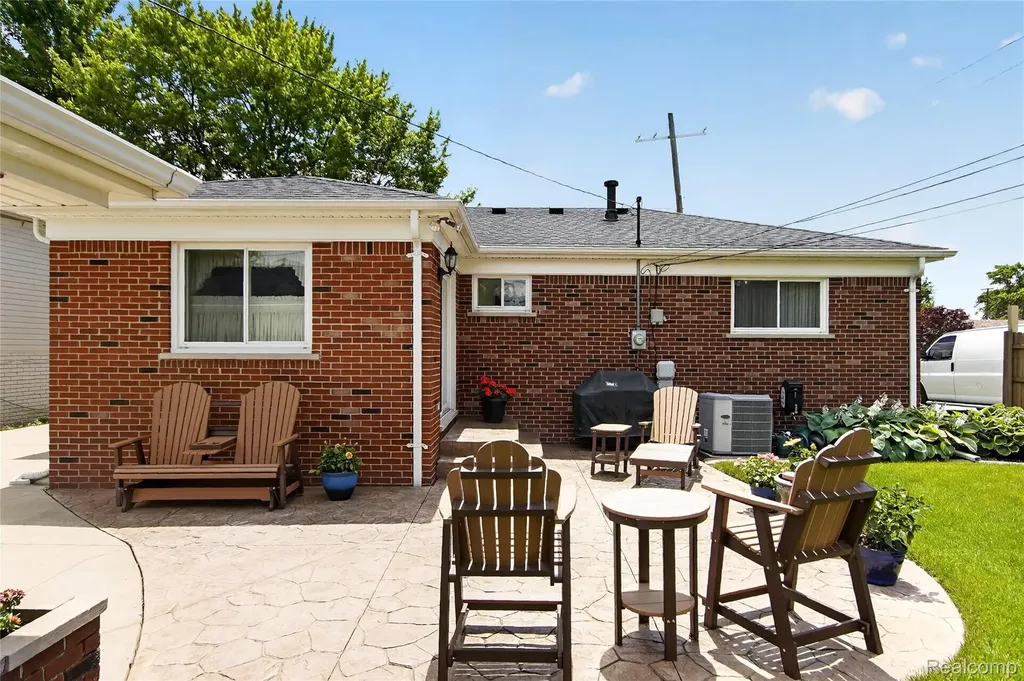 1792 Capitol Avenue Lincoln Park City MI 48146
