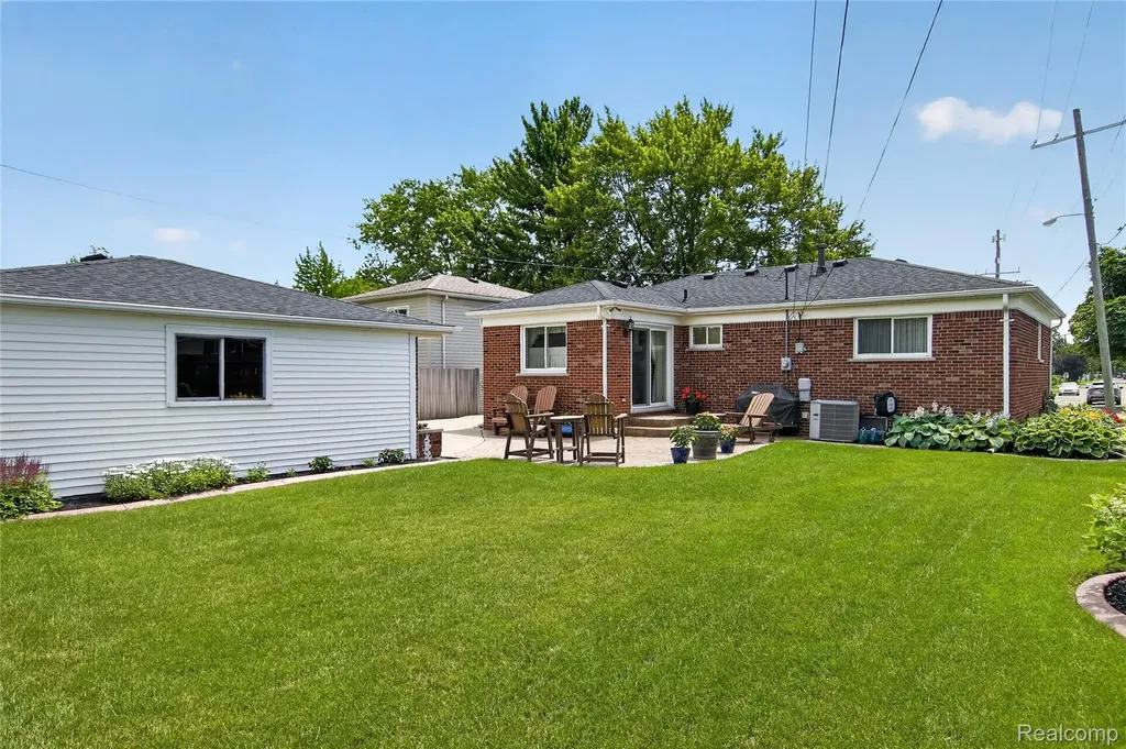 1792 Capitol Avenue Lincoln Park City MI 48146