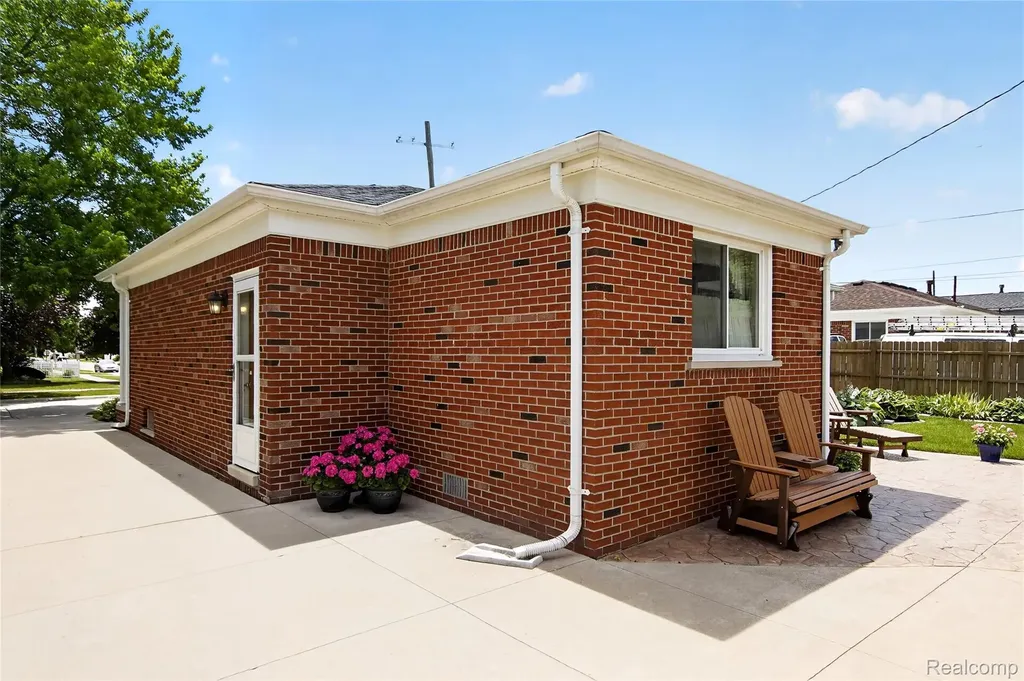 1792 Capitol Avenue Lincoln Park City MI 48146