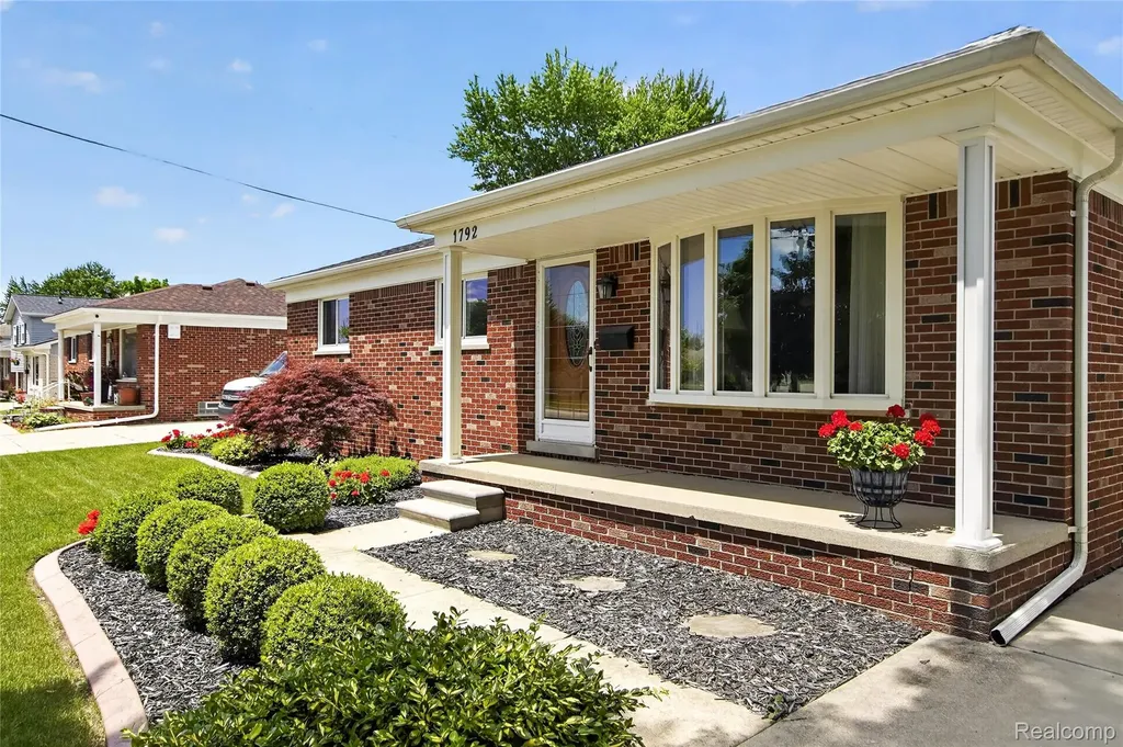 1792 Capitol Avenue Lincoln Park City MI 48146