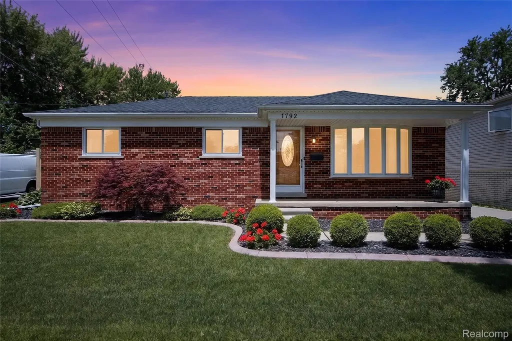 1792 Capitol Avenue Lincoln Park City MI 48146