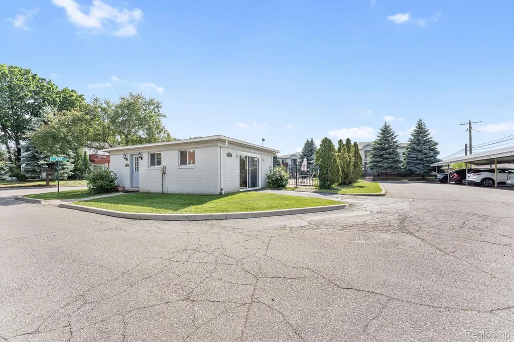 1714 Fort Street Trenton City MI 48183