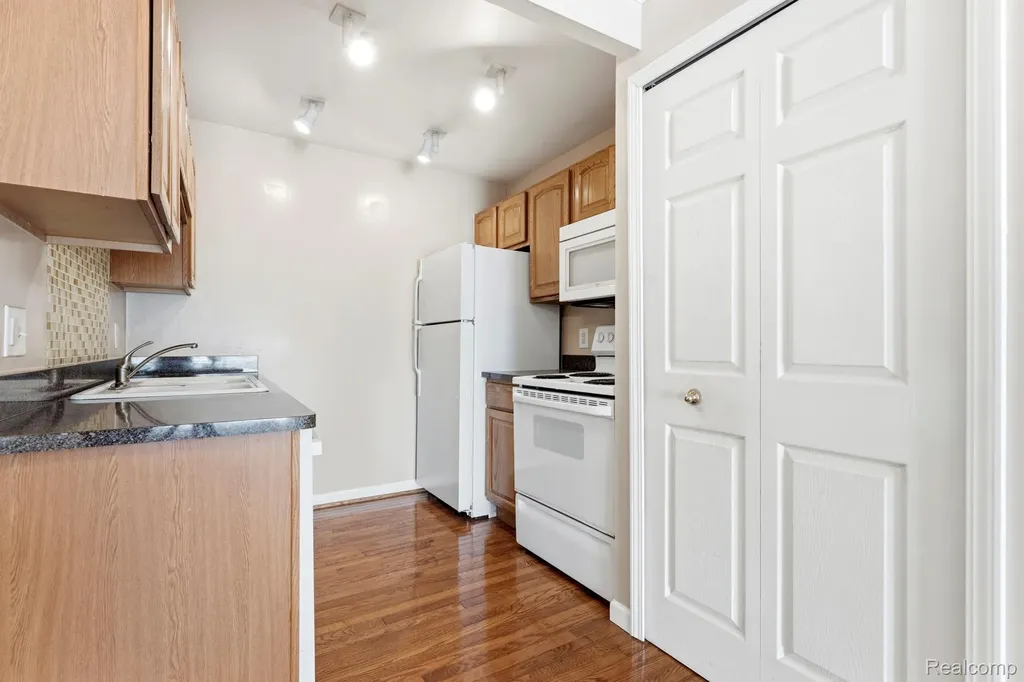 1714 Fort Street Trenton City MI 48183