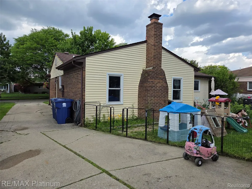42079 Edenbrooke Drive Canton Charter Township MI 48187