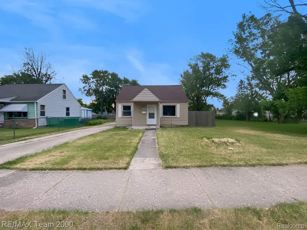 25270 Ford Street Roseville City MI 48066