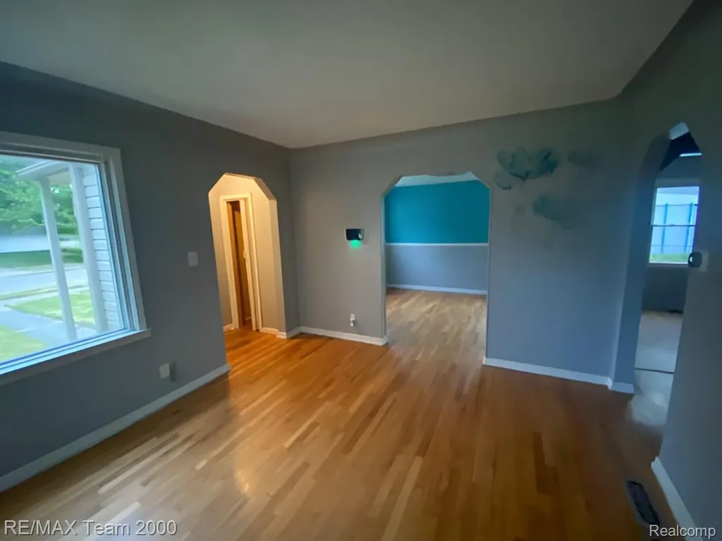 25270 Ford Street Roseville City MI 48066
