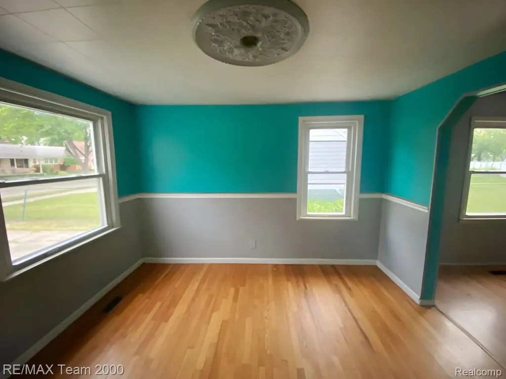 25270 Ford Street Roseville City MI 48066