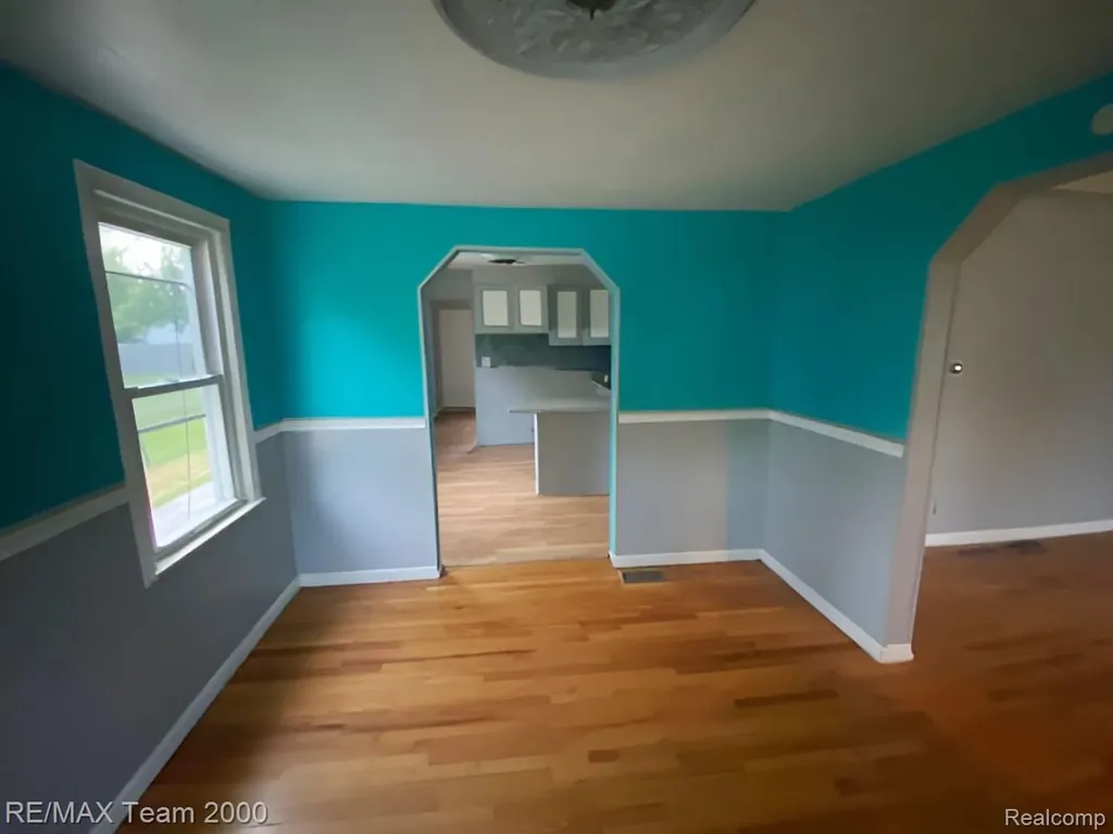 25270 Ford Street Roseville City MI 48066