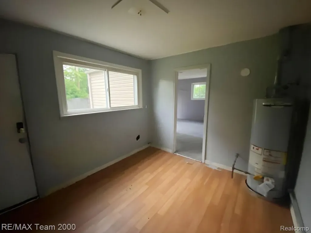25270 Ford Street Roseville City MI 48066