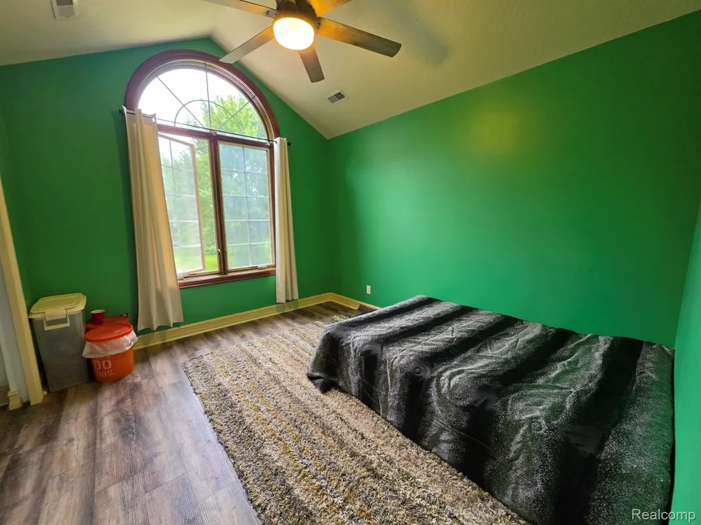 5150 W Carpenter Road Mt. Morris Township MI 48504