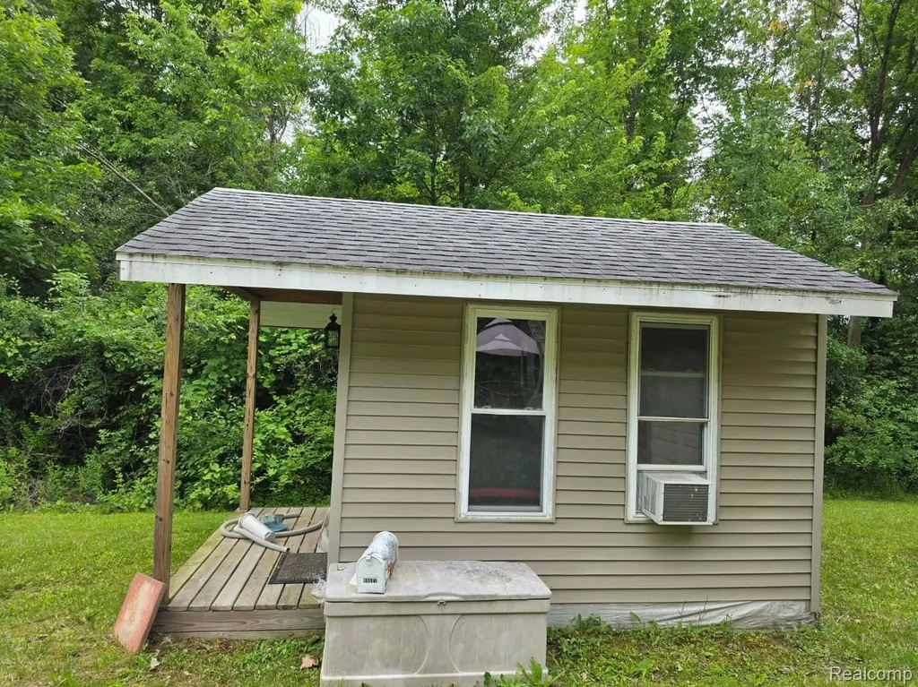 5150 W Carpenter Road Mt. Morris Township MI 48504