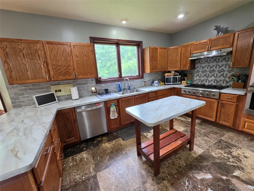 5150 W Carpenter Road Mt. Morris Township MI 48504