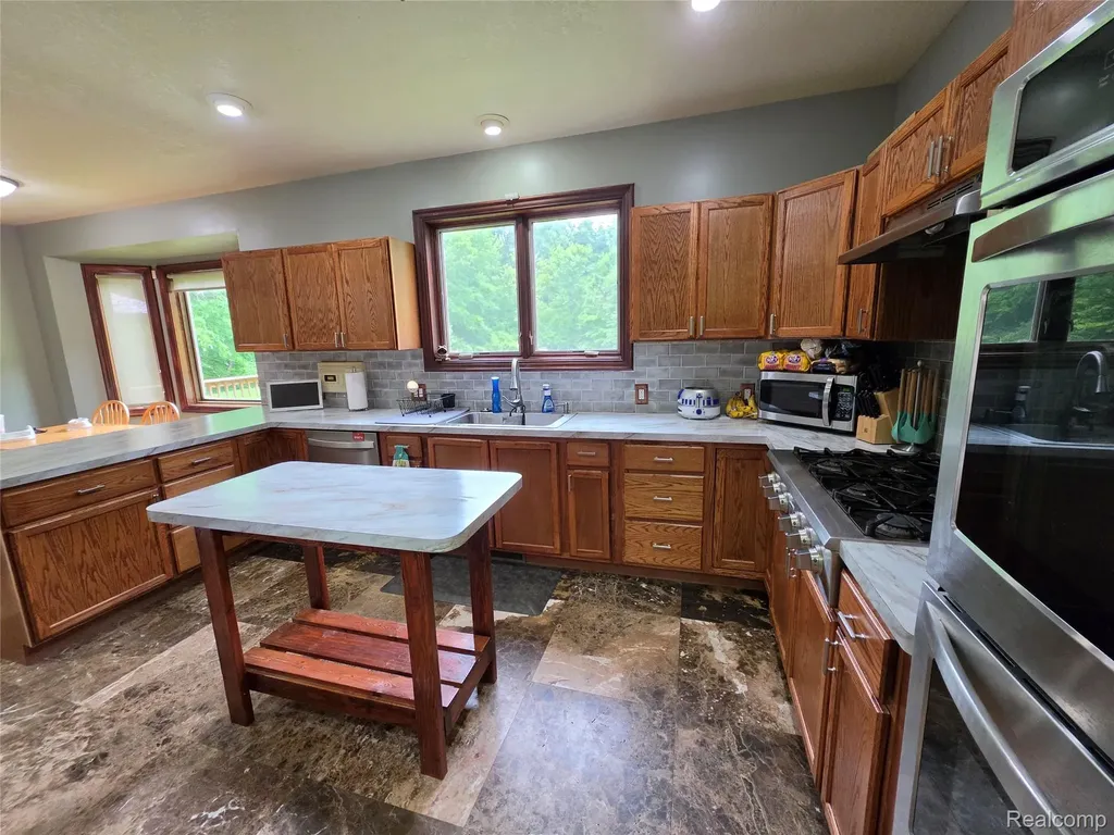 5150 W Carpenter Road Mt. Morris Township MI 48504