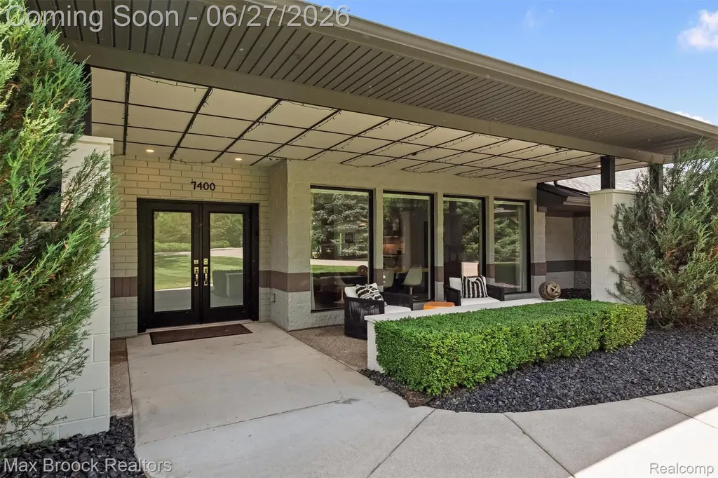 7400 Parkstone Lane Bloomfield Charter Township MI 48301