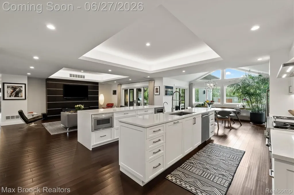 7400 Parkstone Lane Bloomfield Charter Township MI 48301