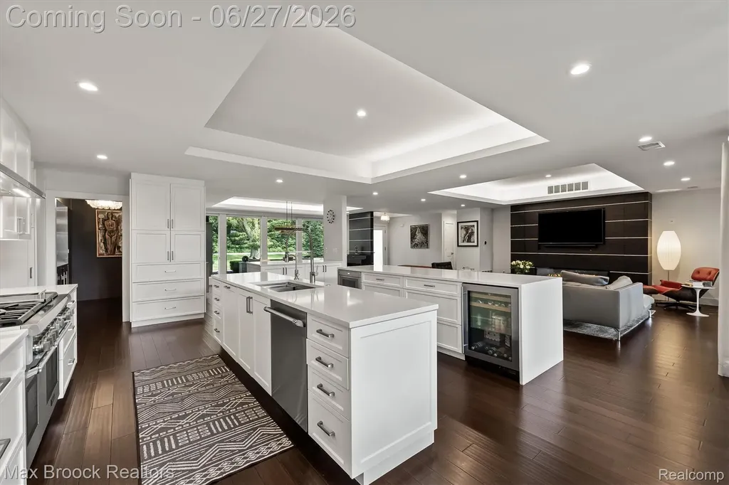 7400 Parkstone Lane Bloomfield Charter Township MI 48301