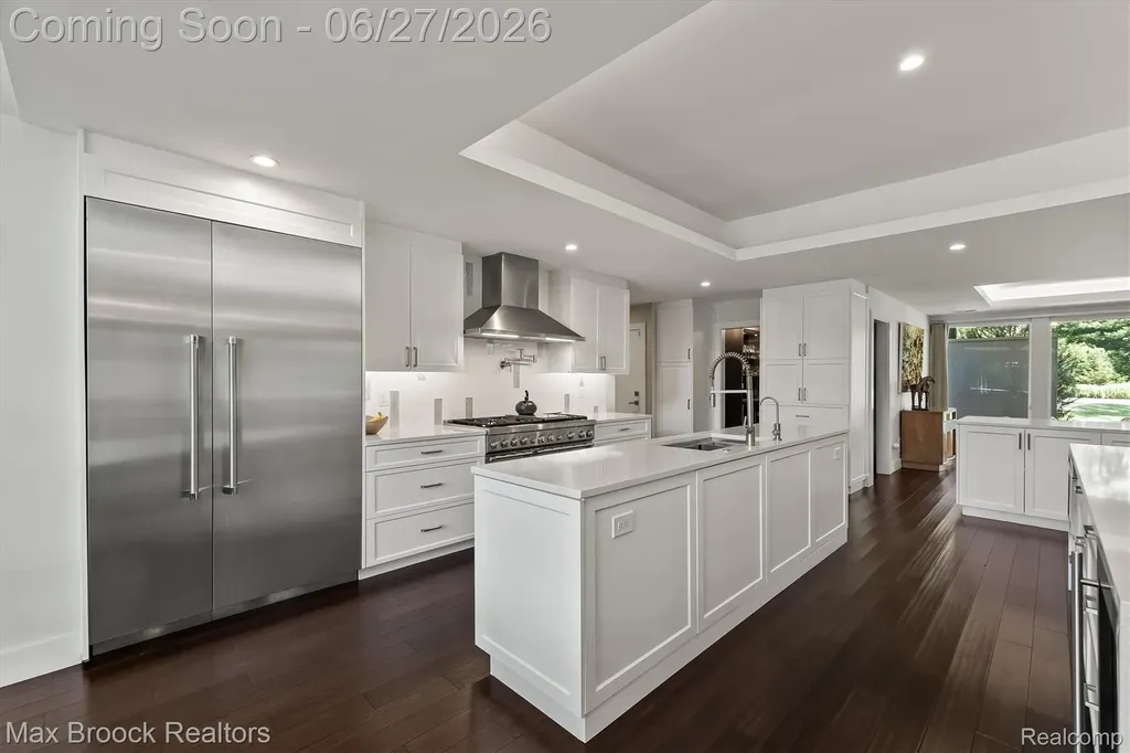 7400 Parkstone Lane Bloomfield Charter Township MI 48301