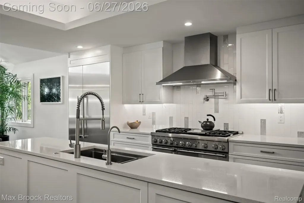 7400 Parkstone Lane Bloomfield Charter Township MI 48301