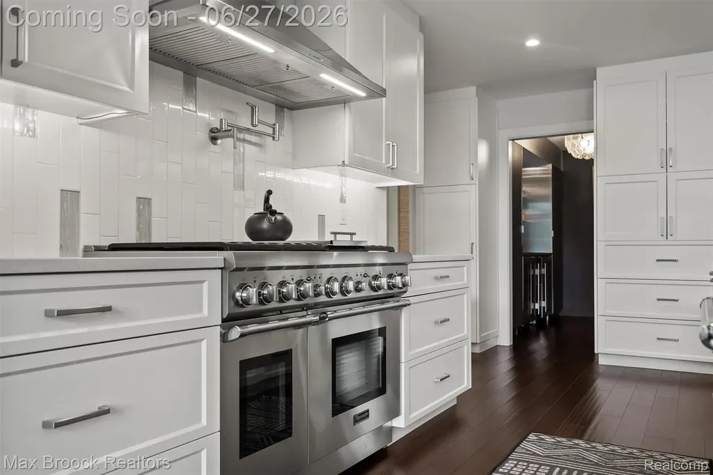 7400 Parkstone Lane Bloomfield Charter Township MI 48301