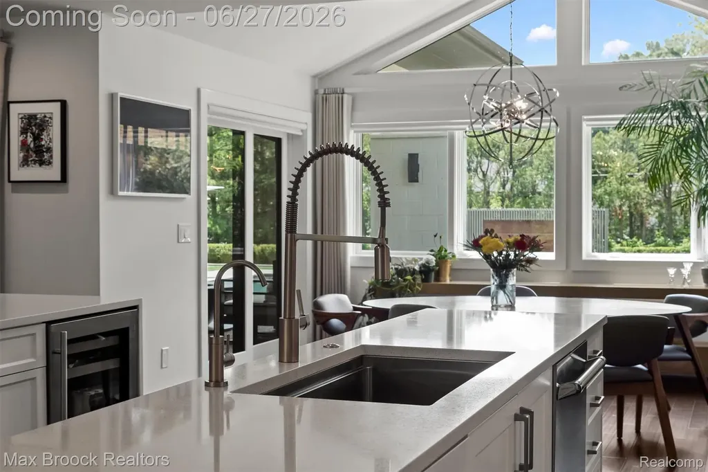 7400 Parkstone Lane Bloomfield Charter Township MI 48301