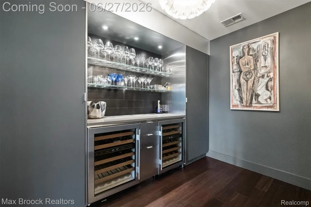 7400 Parkstone Lane Bloomfield Charter Township MI 48301