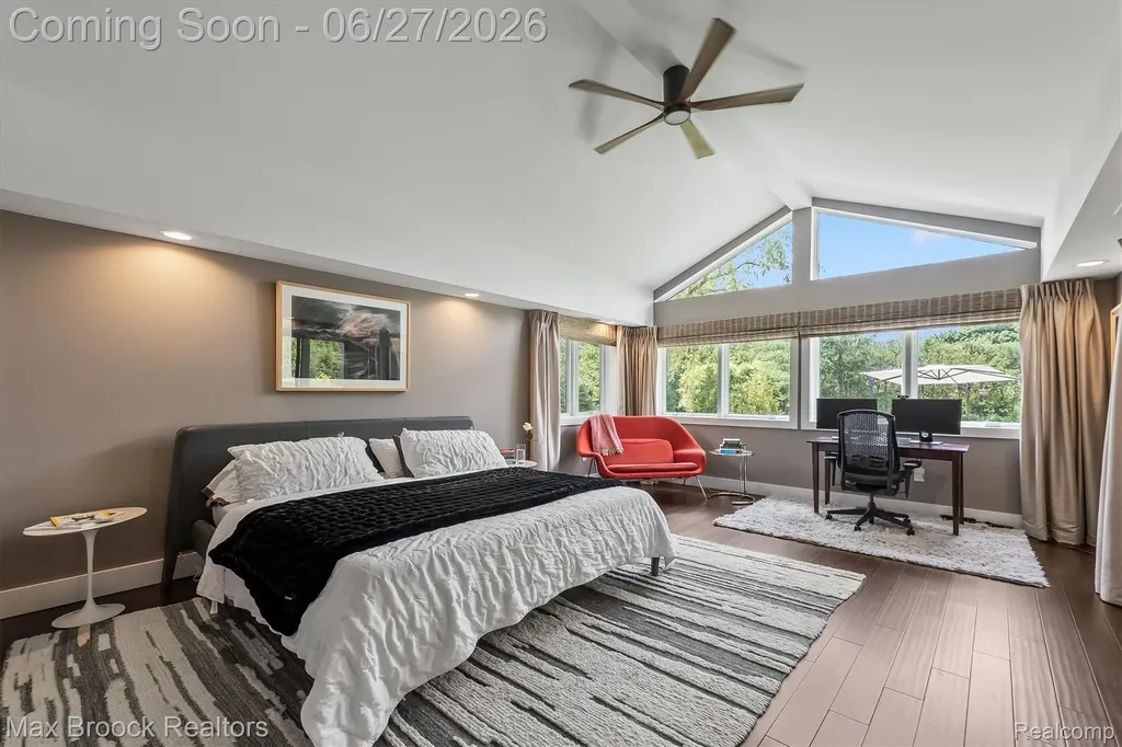7400 Parkstone Lane Bloomfield Charter Township MI 48301