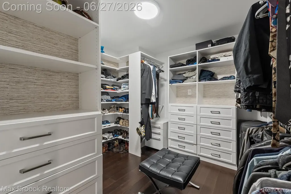 7400 Parkstone Lane Bloomfield Charter Township MI 48301