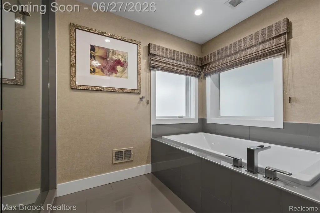 7400 Parkstone Lane Bloomfield Charter Township MI 48301