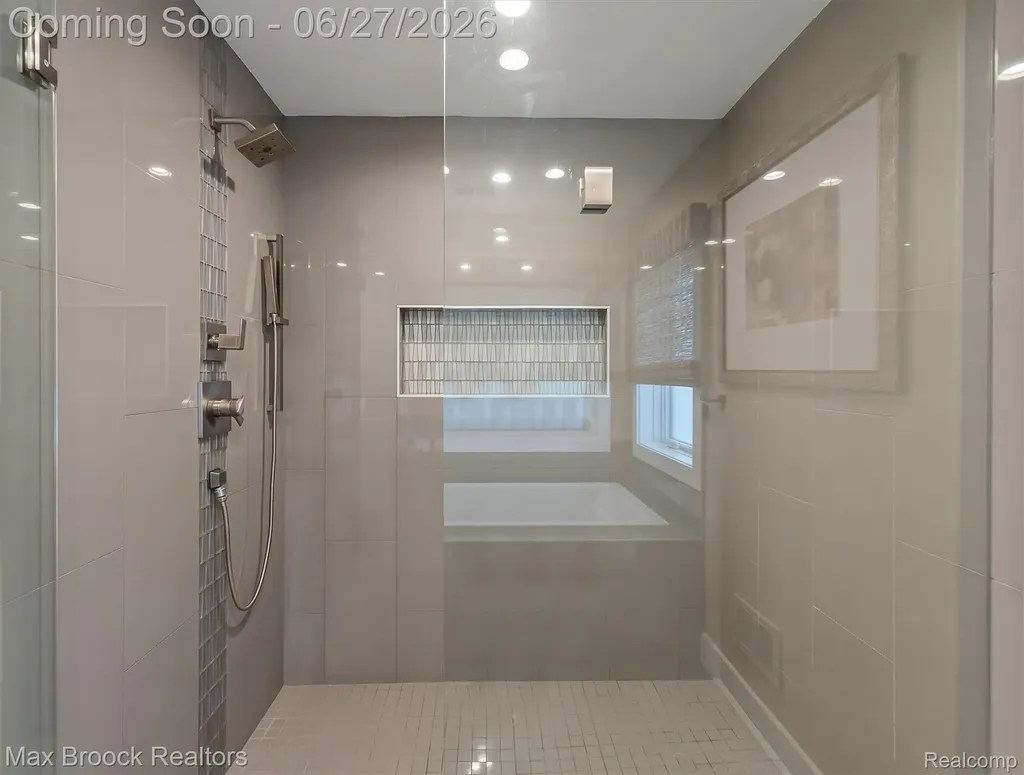 7400 Parkstone Lane Bloomfield Charter Township MI 48301