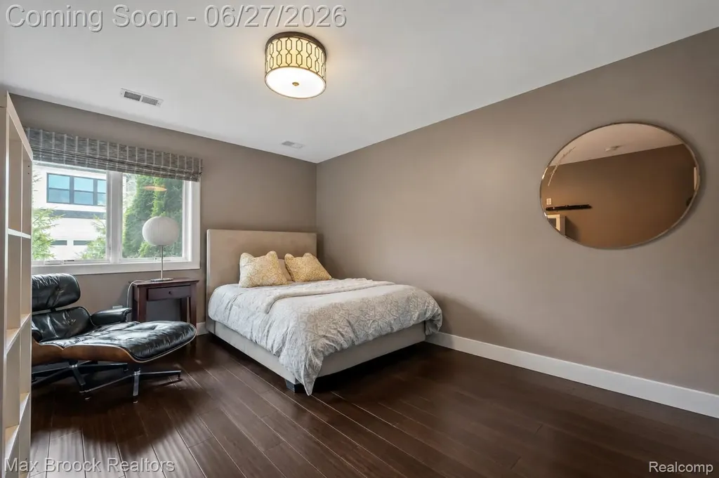 7400 Parkstone Lane Bloomfield Charter Township MI 48301