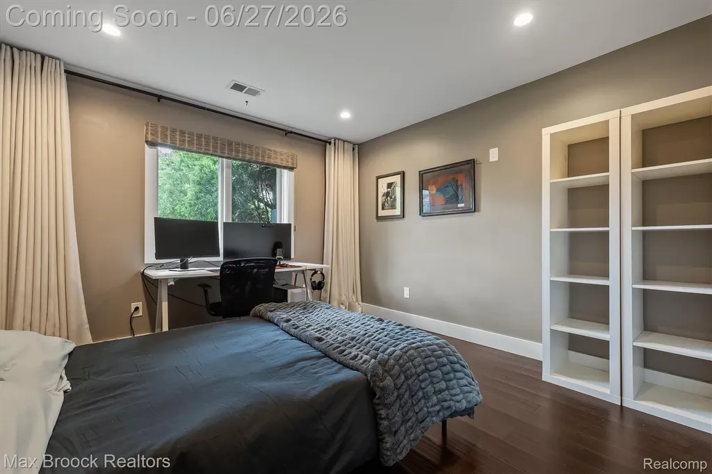 7400 Parkstone Lane Bloomfield Charter Township MI 48301