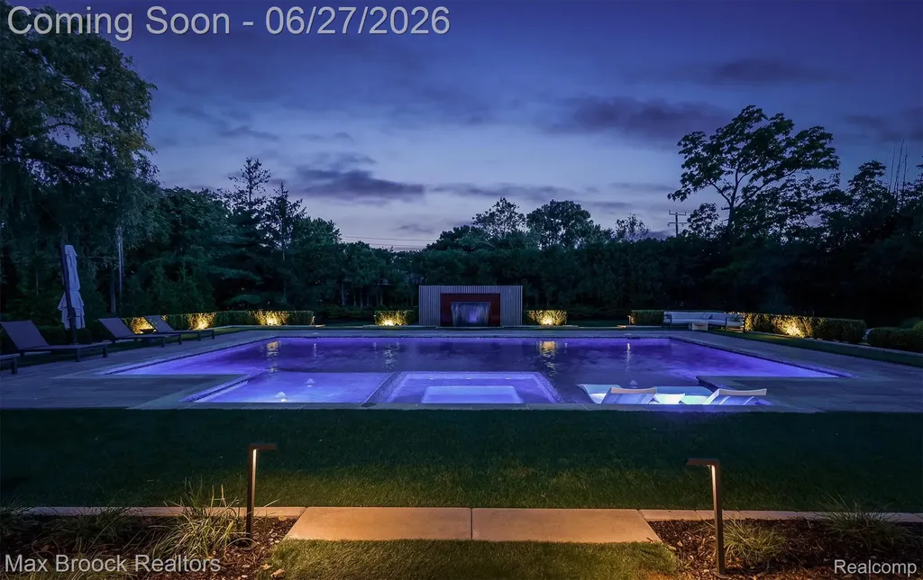 7400 Parkstone Lane Bloomfield Charter Township MI 48301