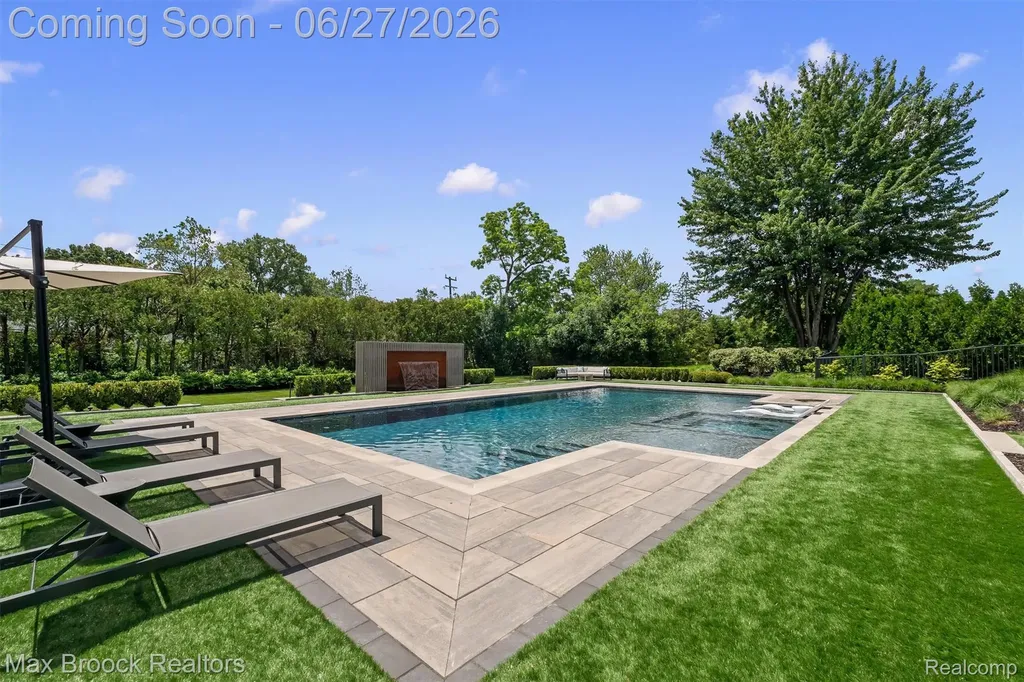 7400 Parkstone Lane Bloomfield Charter Township MI 48301