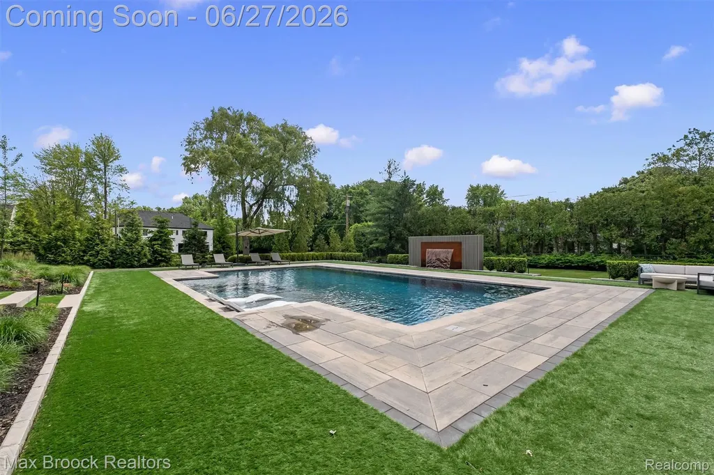7400 Parkstone Lane Bloomfield Charter Township MI 48301