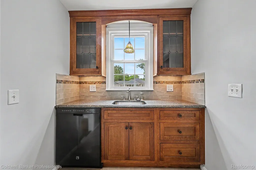 11101 Gold Arbor Road Plymouth Charter Township MI 48170