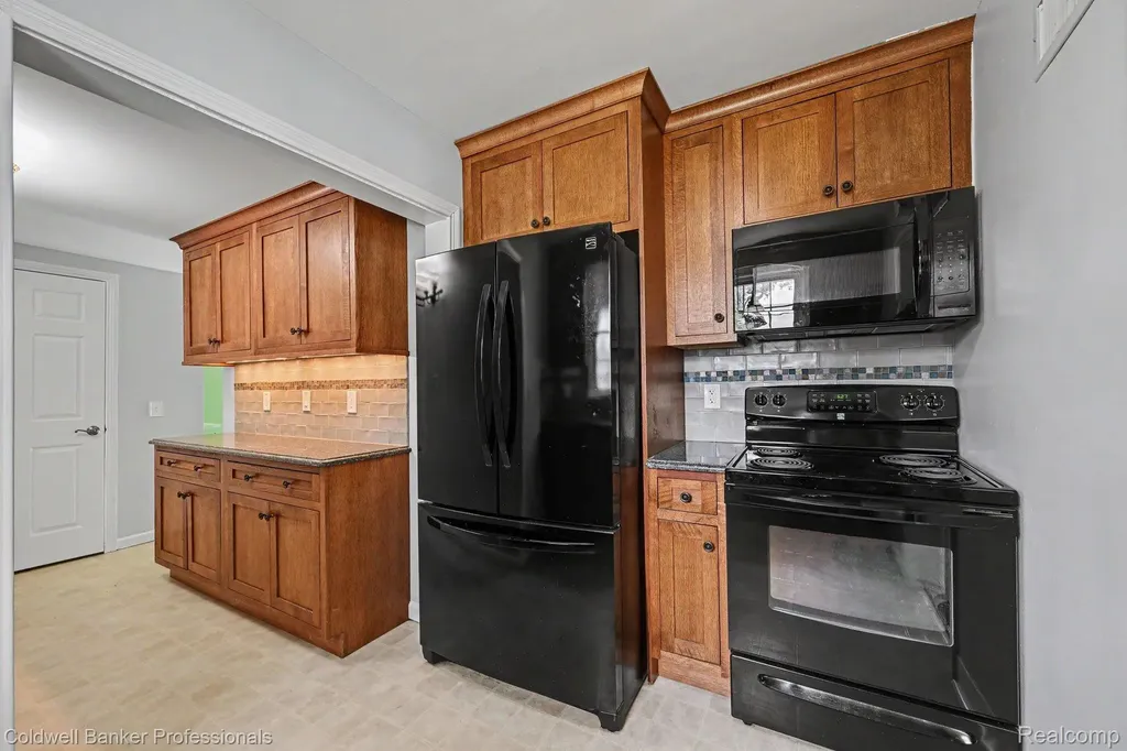 11101 Gold Arbor Road Plymouth Charter Township MI 48170