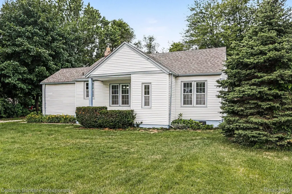 11101 Gold Arbor Road Plymouth Charter Township MI 48170