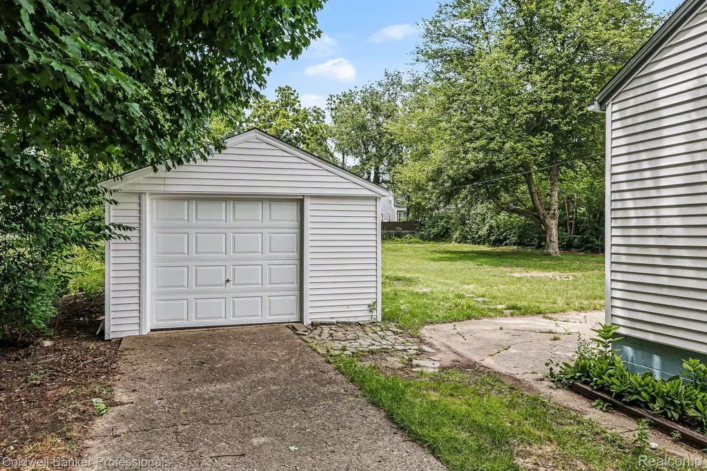 11101 Gold Arbor Road Plymouth Charter Township MI 48170