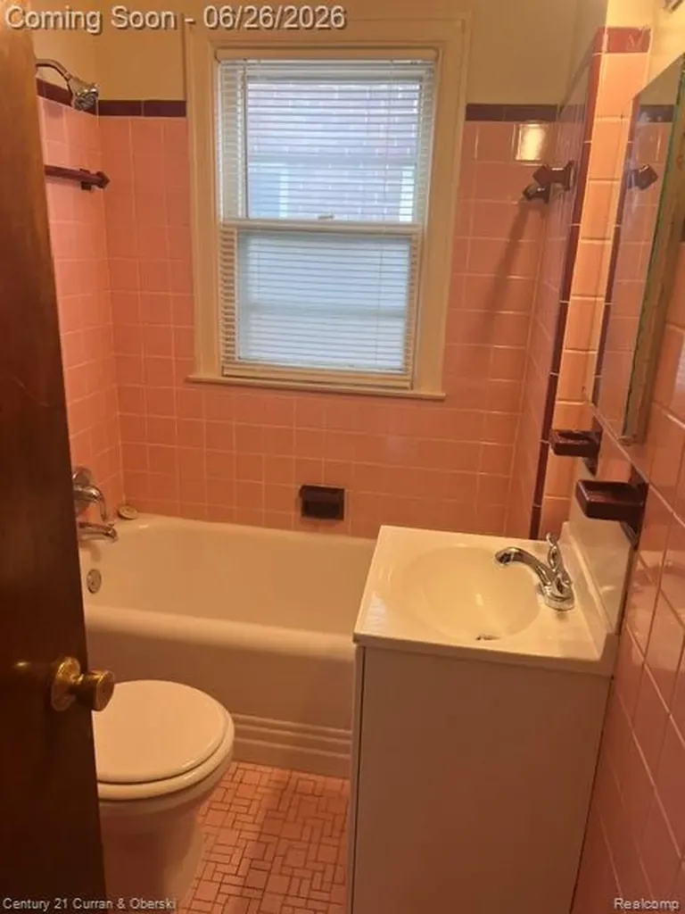 6901 Faust Avenue Detroit City MI 48228