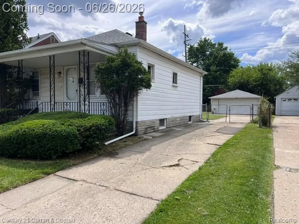 6901 Faust Avenue Detroit City MI 48228