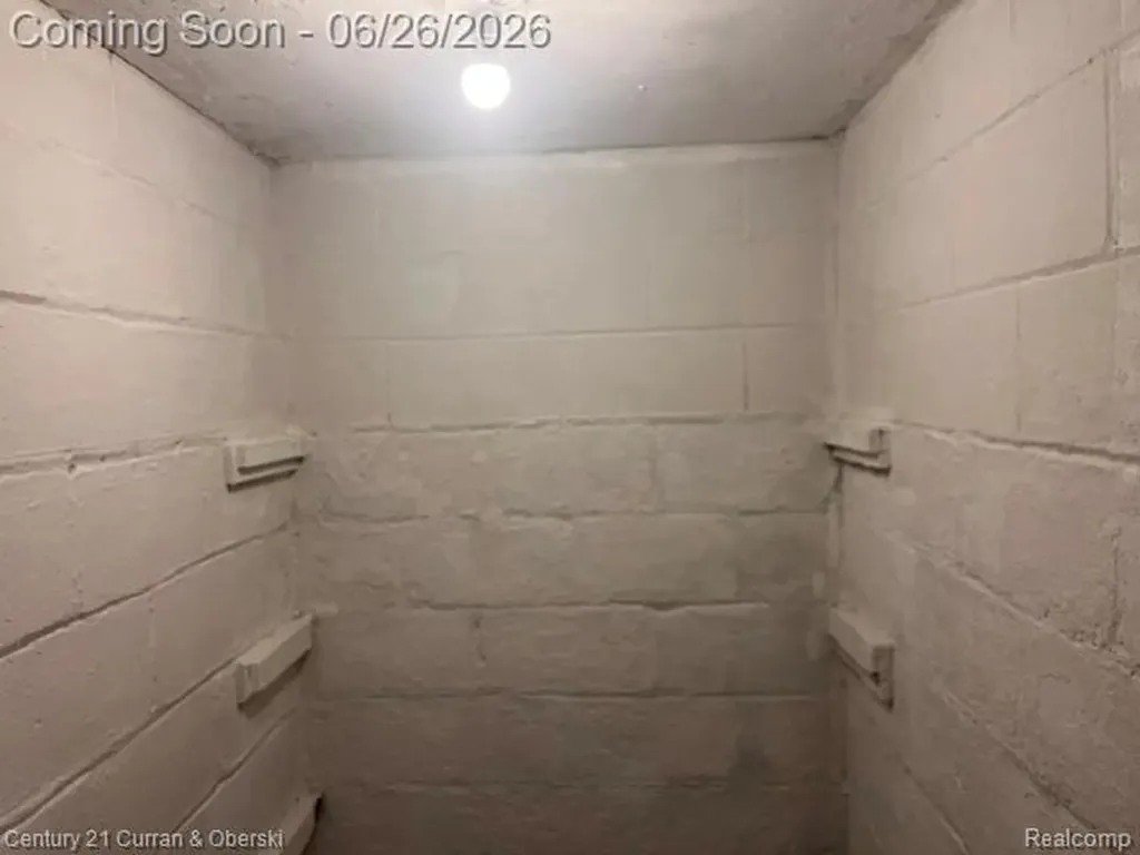 6901 Faust Avenue Detroit City MI 48228