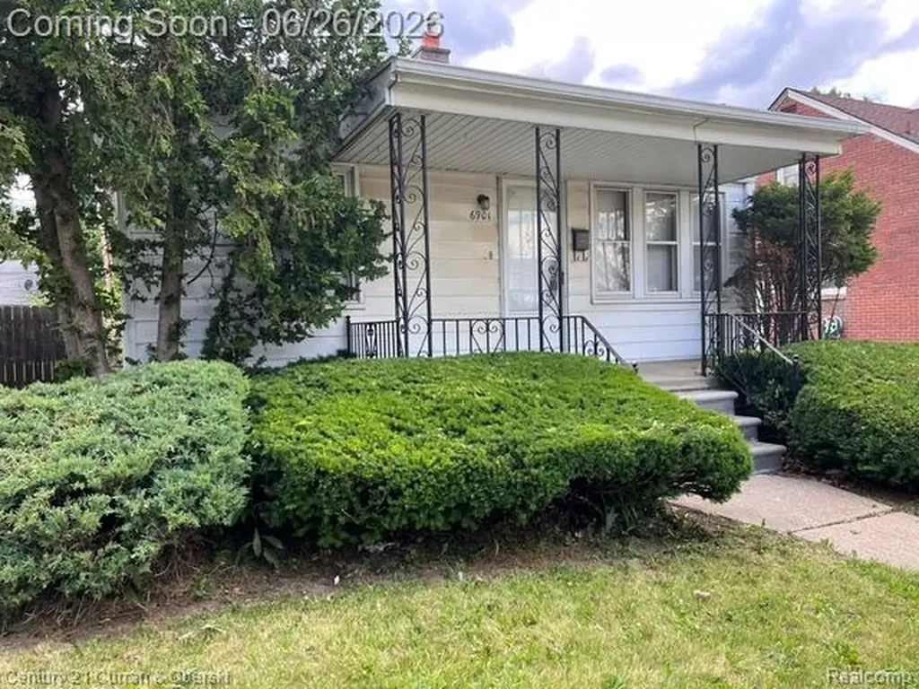 6901 Faust Avenue Detroit City MI 48228