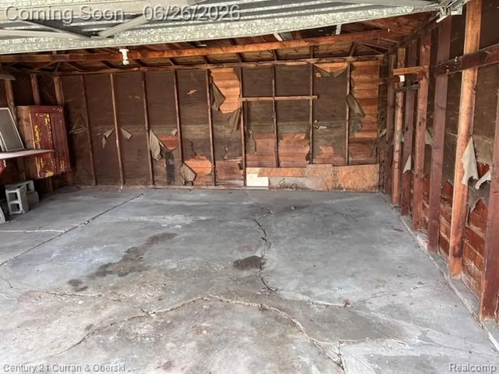 6901 Faust Avenue Detroit City MI 48228