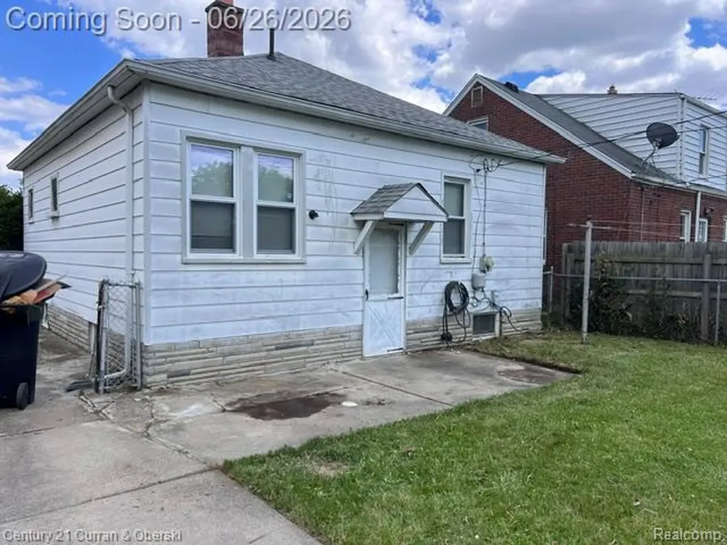 6901 Faust Avenue Detroit City MI 48228