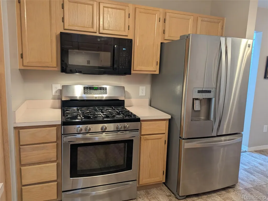9327 Eastwind Drive Livonia City MI 48150