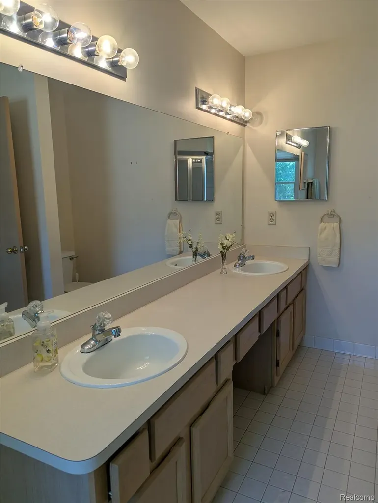 9327 Eastwind Drive Livonia City MI 48150