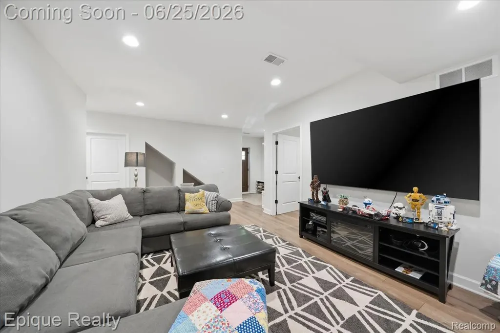 114 Bellevue Avenue Lake Orion Village MI 48362