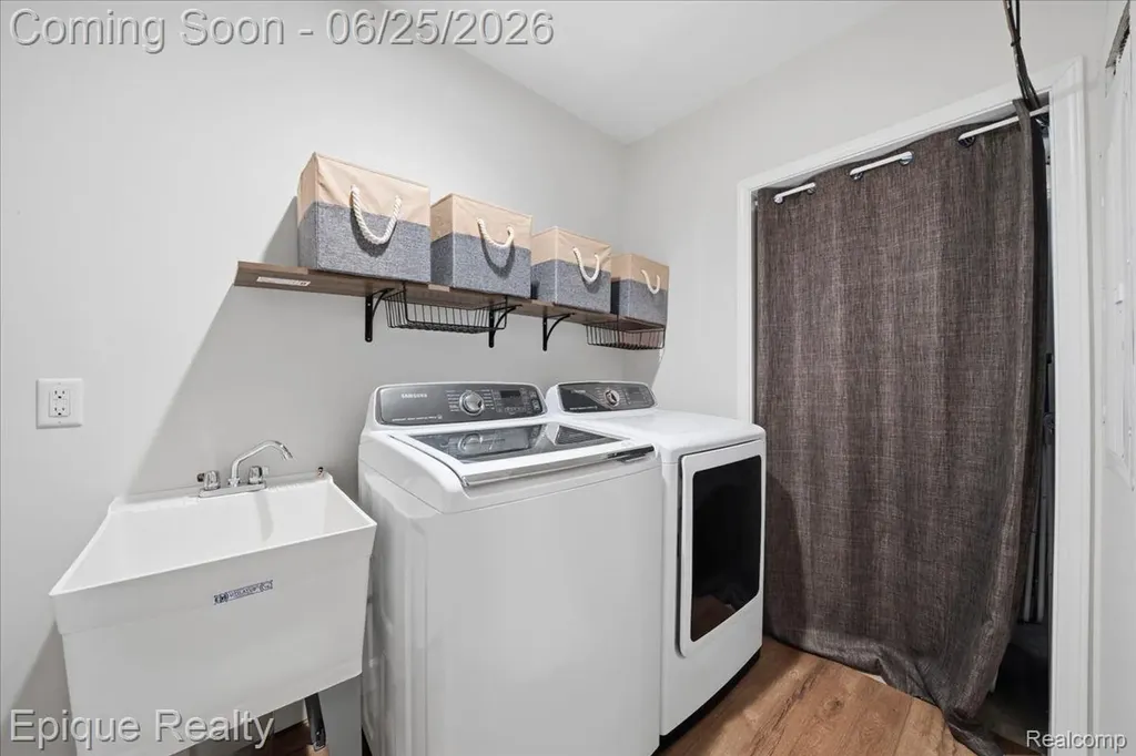 114 Bellevue Avenue Lake Orion Village MI 48362