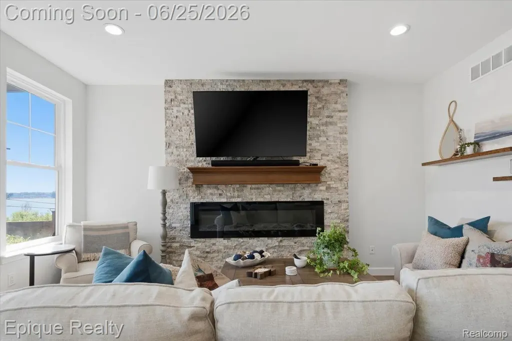 114 Bellevue Avenue Lake Orion Village MI 48362
